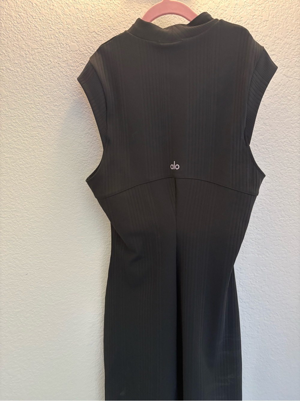 ALO Yoga Black Ribbed Cap-Sleeve Midi Dress